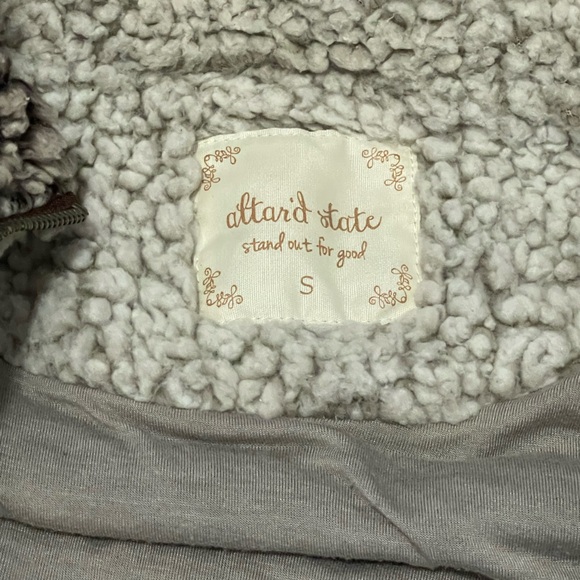 Altar’d State sherpa jacket - Picture 2 of 3